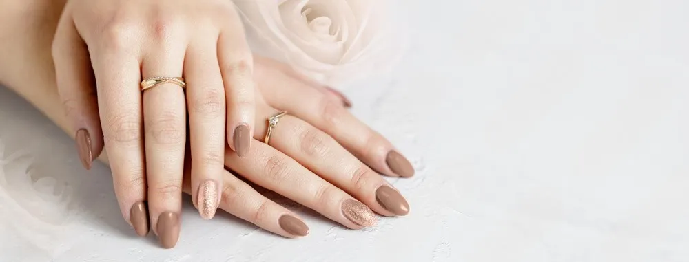 tendencias uñas otoño 2025